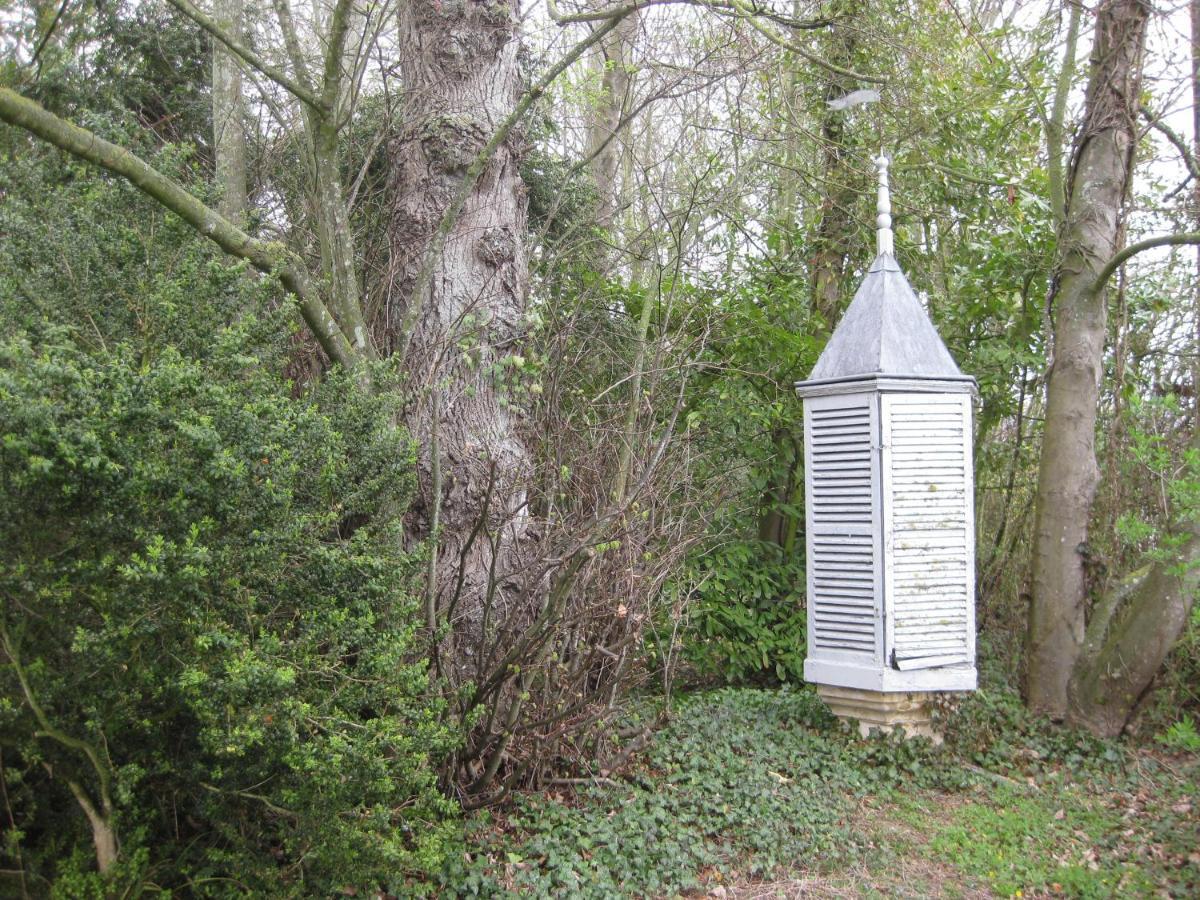 Chateau De Launay Mery-Corbon Luaran gambar