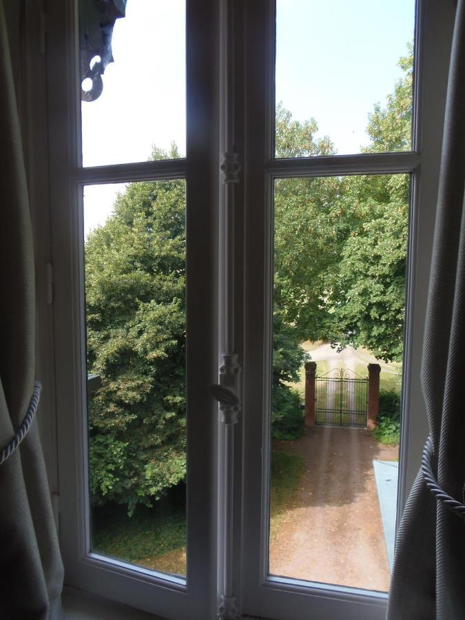 Chateau De Launay Mery-Corbon Bilik gambar