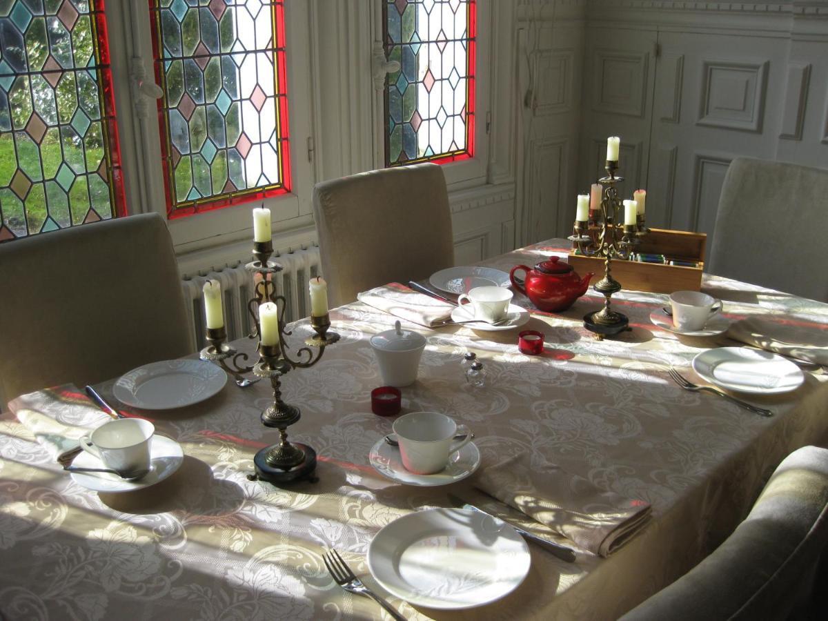Chateau De Launay Mery-Corbon Luaran gambar